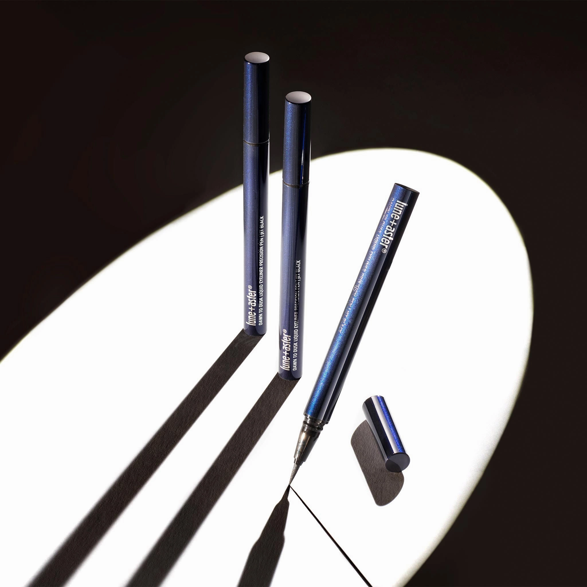 Dawn to Dusk Liquid Eyeliner Precision Pen