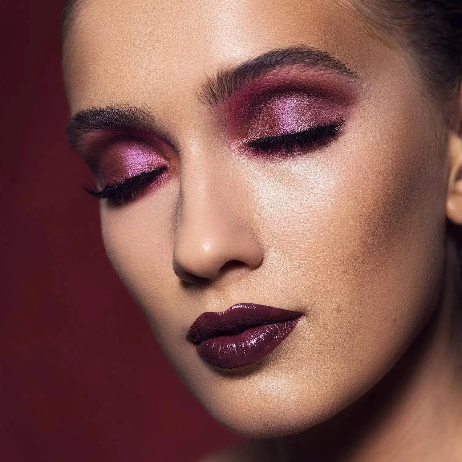 LILA EYESHADOW PALETTE