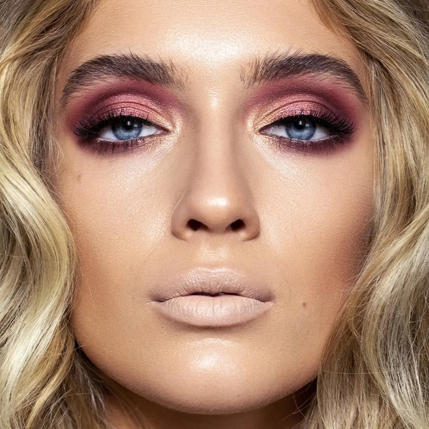 LILA EYESHADOW PALETTE