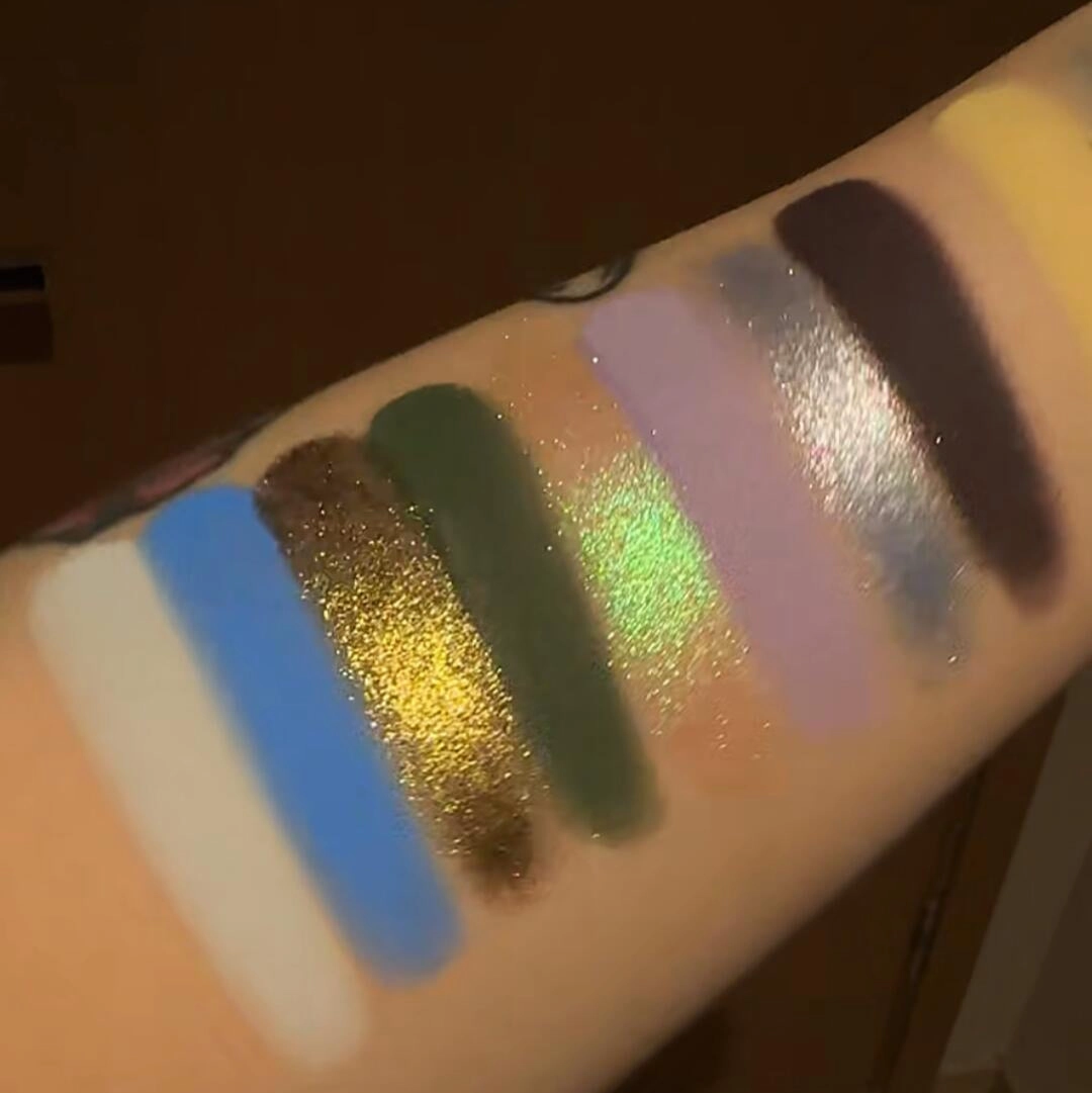 Narimi "Back to the 90s" Eyeshadow Palette - #10 One-Eyed Earl (Deep Emerald)