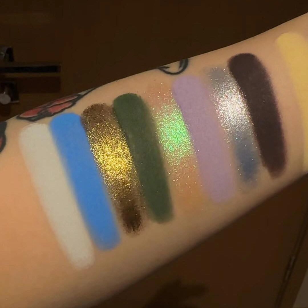 Narimi "Back to the 90s" Eyeshadow Palette - #10 One-Eyed Earl (Deep Emerald)