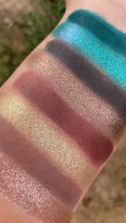 Perfection Dazzling Shimmer Eyeshadow Palette